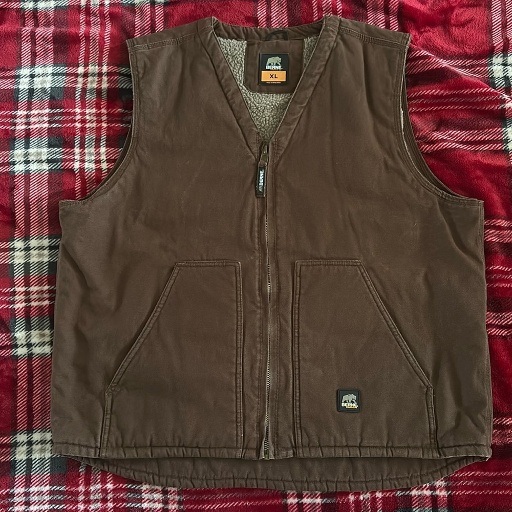 Berne Men's Sherpa-Lined Washed Duck V-Neck Vest